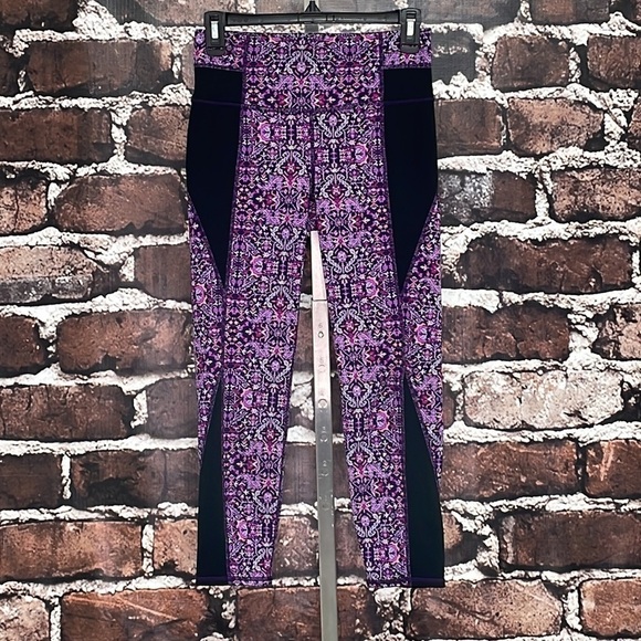 Athleta Leggings Crops Purple Floral Athleisure Activewear Size Small Tall - Picture 4 of 12